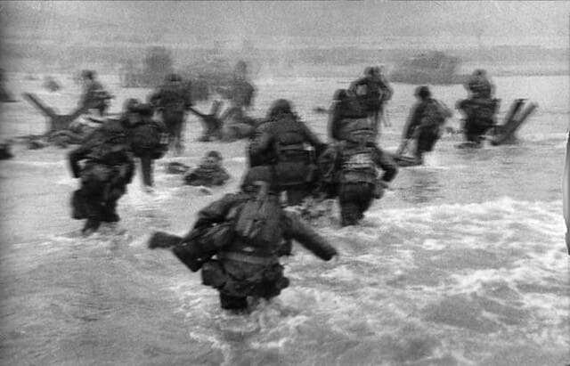 Le Débarquement de Normandie : les photos du 6 juin 1944 à Omaha Beach