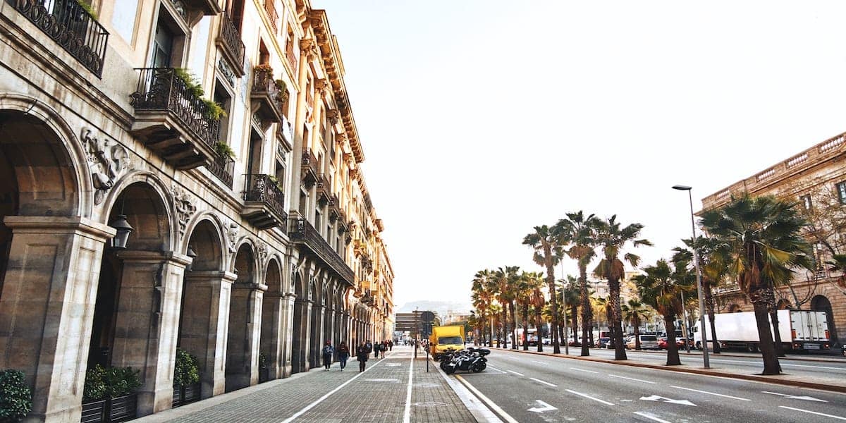 dennis-van-den-worm-RoM8ocpgBkI-unsplash bonjour_barcelona_banners_1200x600_1