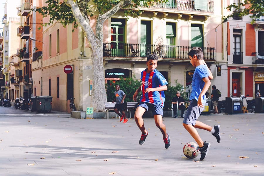 moosa-moseneke-WOP-W1Yg6cg-unsplash bonjour_barcelona_banners_empadronamiento_1200x600_1
