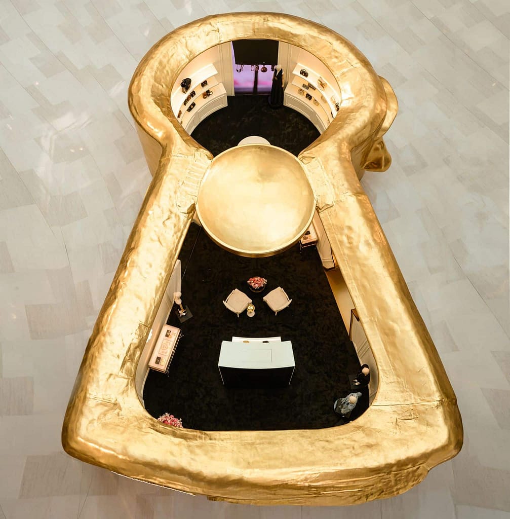 schiaparelli Retail China Keyhole2
