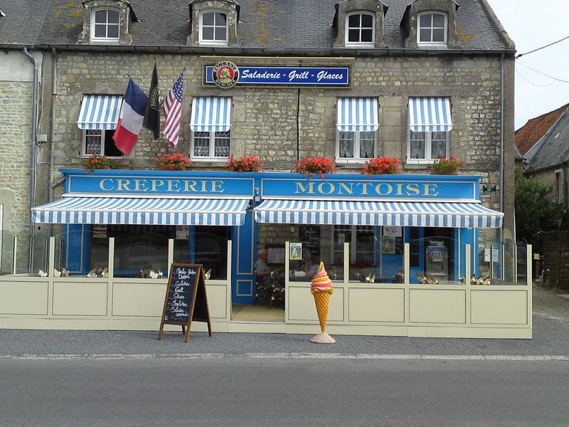 La façade de la Creperie Montoise à sainte-marie-du-mont