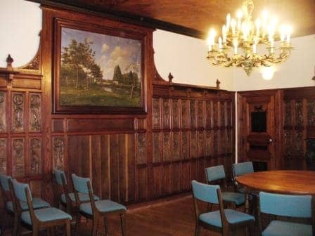 sainte-marie-du-mont-tourisme-salle-du-Conseil-Municipal