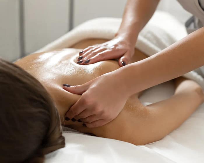Massage ou gommage et enveloppement à Paris
