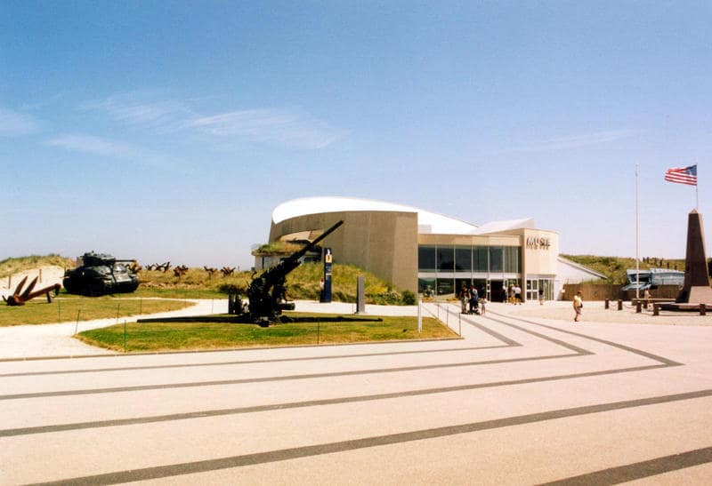 Entrée et parvis muséee Utah Beach