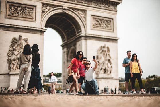 coronavirus -touristes-chinois-arc-de-triomphe